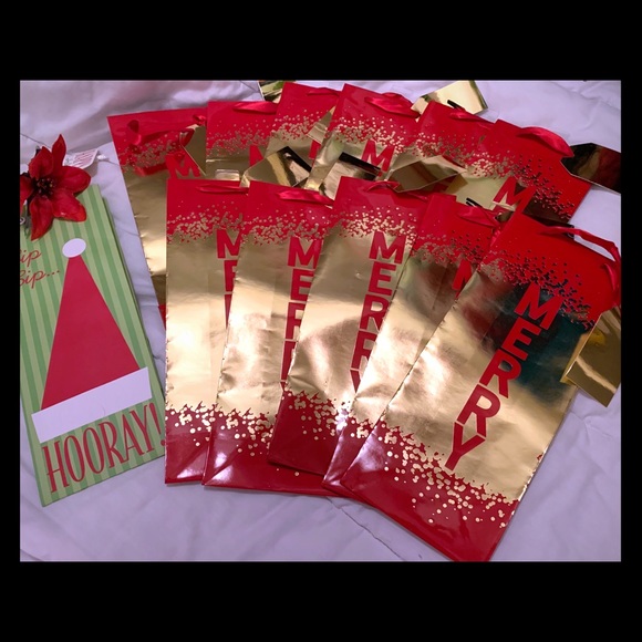 Set of 12 Christmas 🎄 Gift Bags for Wine 🍷 - Picture 1 of 8